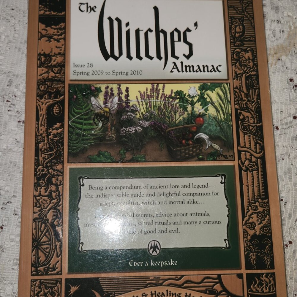 Lot 3 Witches Almanacs 2010-2011; 2019-2020; 2020-2021 - Picture 3 of 4